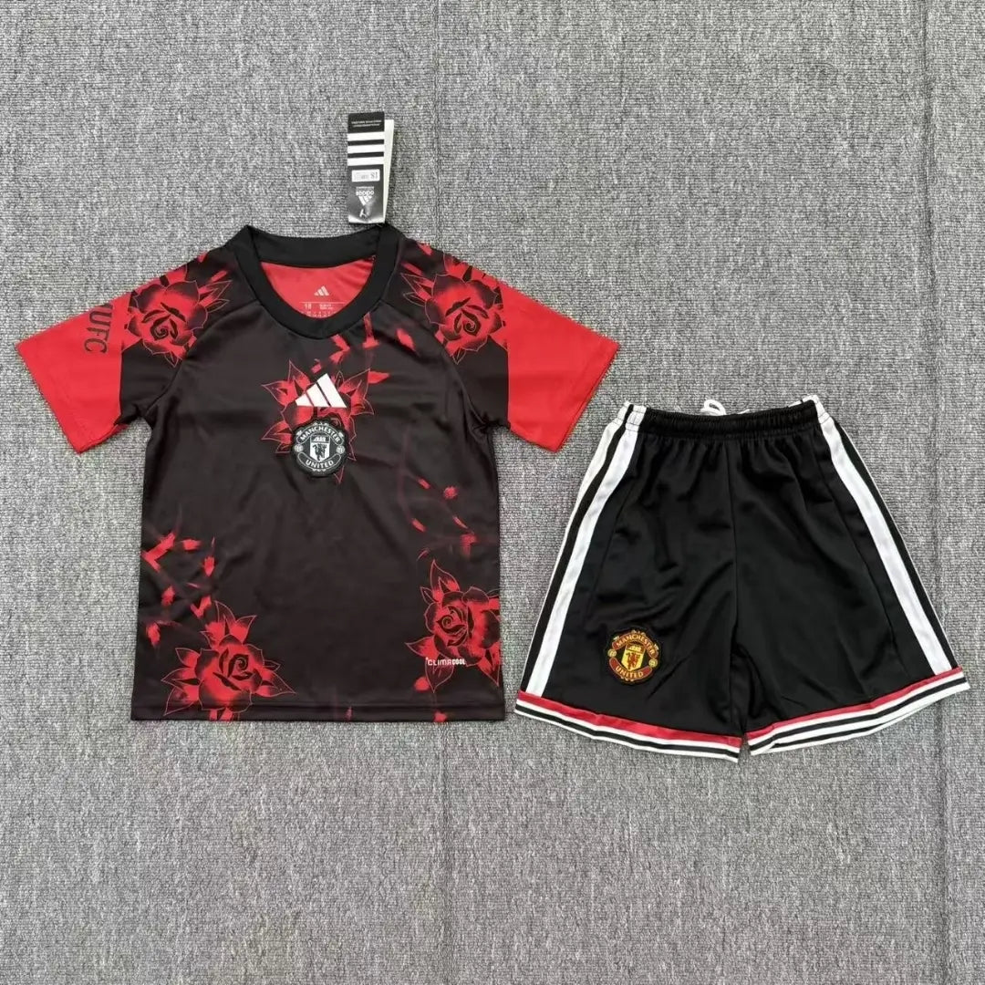 Manchester United Dziecięcy Komplet przedmeczowy – koszulka + spodenki 2026/27
