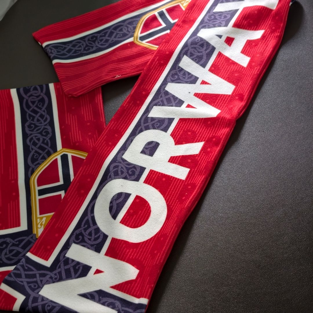 Szalik Kibica Norwegia – Czerwony